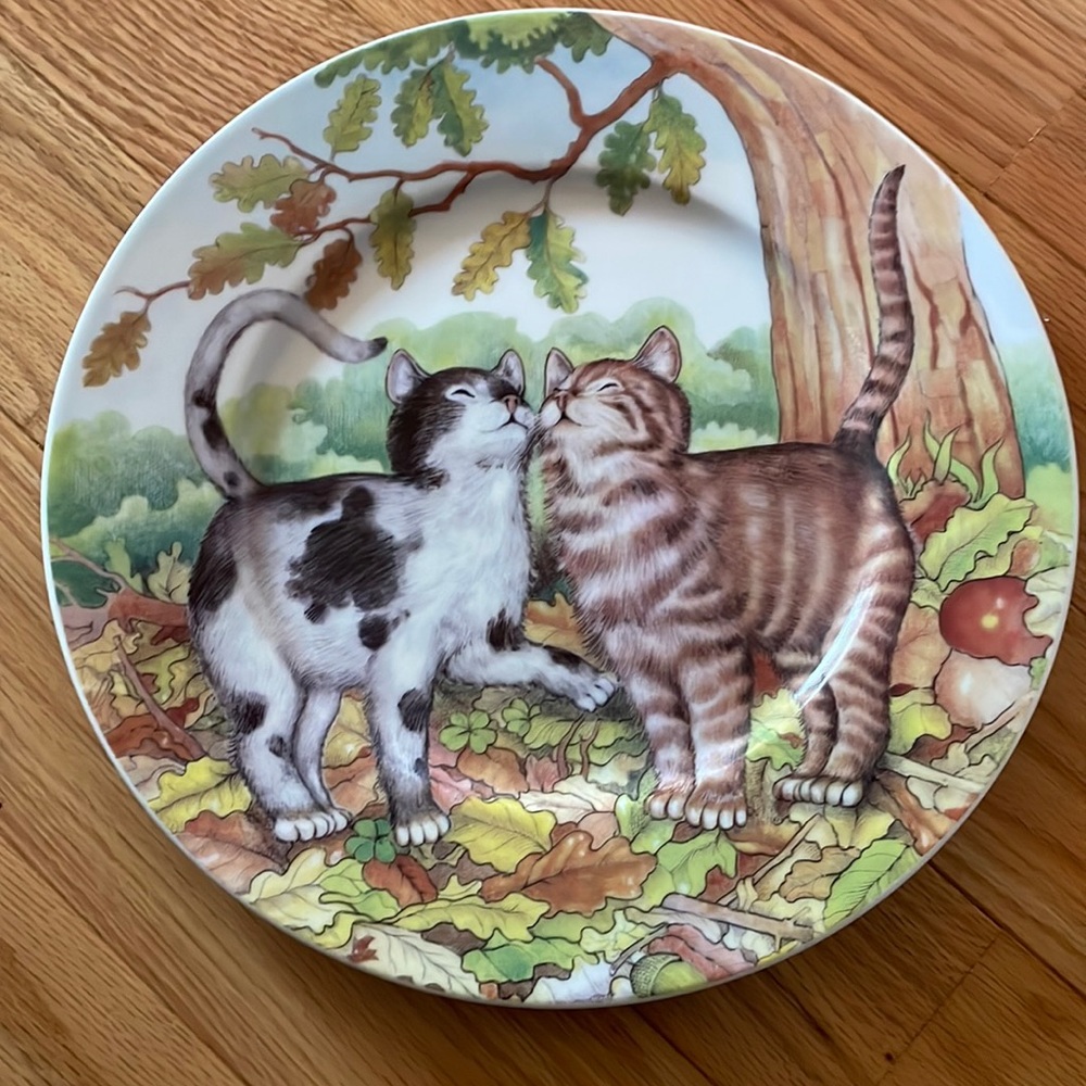 St. Martin Email de Limoges cat plate